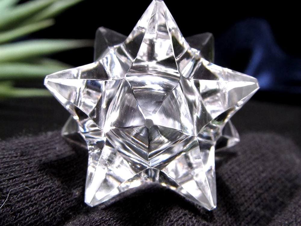 天然水晶 アステロイド 彫り 置物
