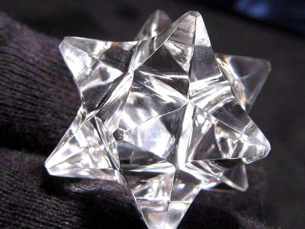 天然水晶 アステロイド 彫り 置物