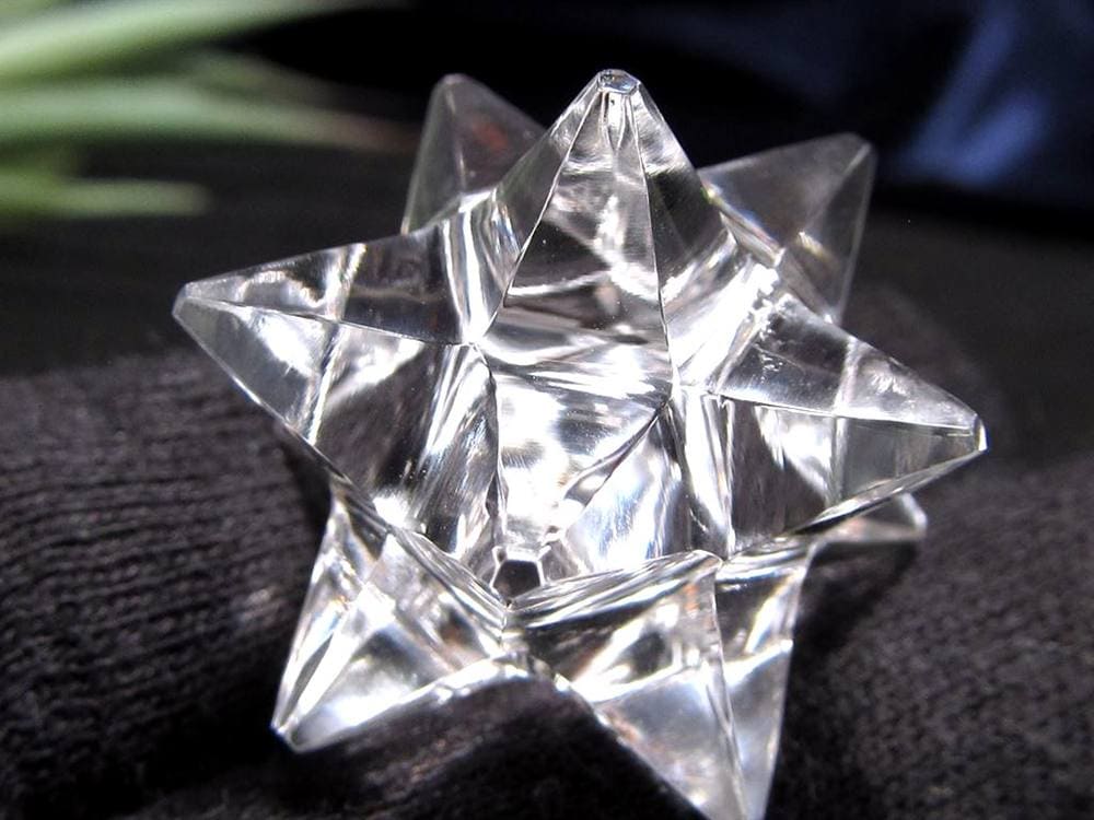 天然水晶 アステロイド 彫り 置物
