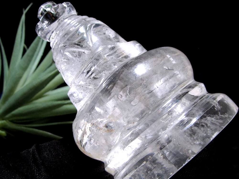 天然水晶 ストゥーパ 仏塔 彫り 置物