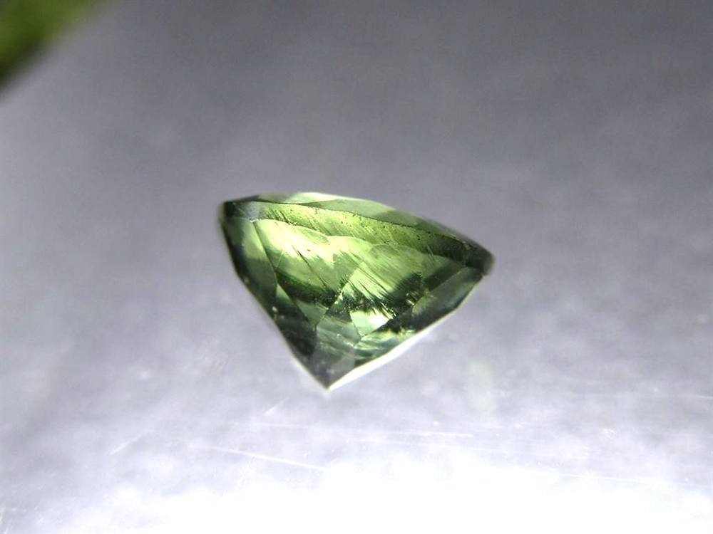 モルダバイト ルース モルダウ石 宝石 天然石