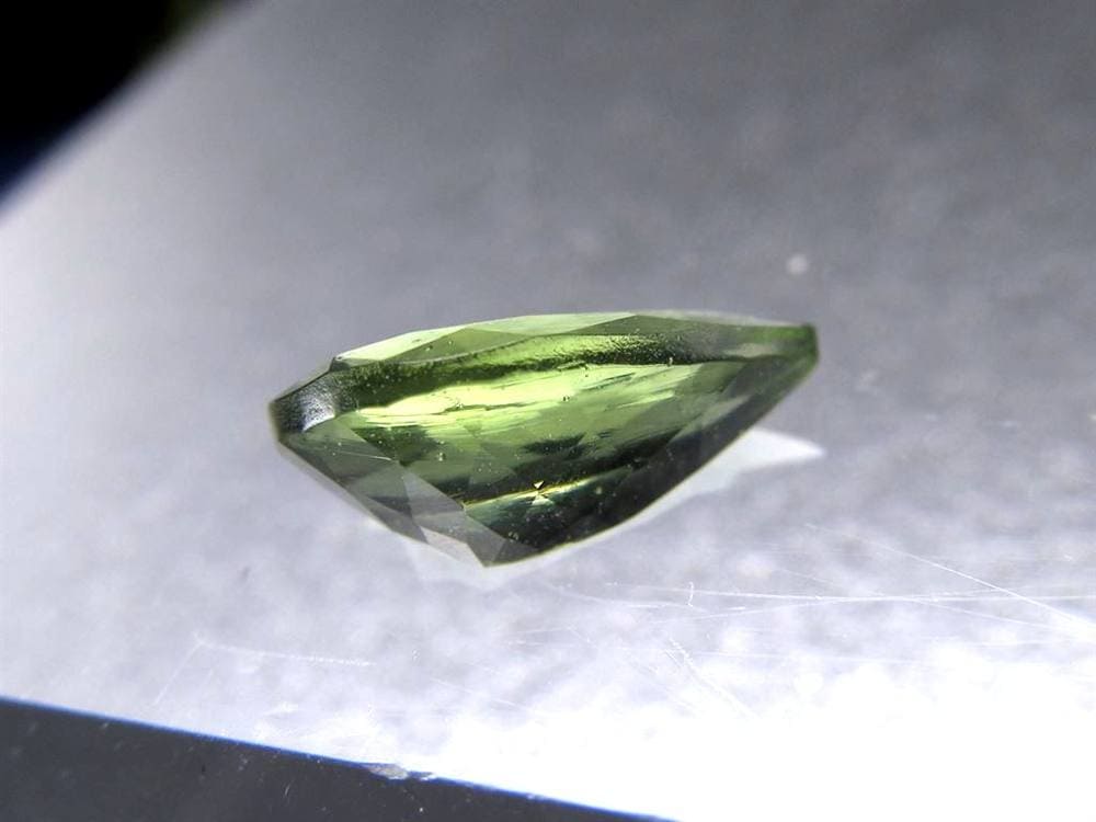 モルダバイト ルース モルダウ石 宝石 天然石