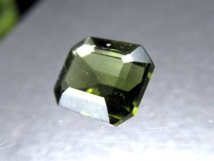 モルダバイト ルース モルダウ石 宝石 天然石