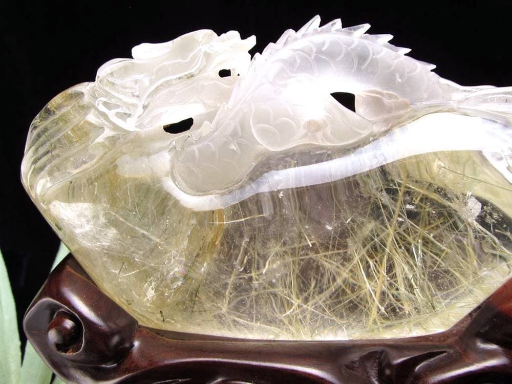 ルチルクォーツ 彫刻置物 ザギマウンテン グリーンルチル ヒーラー