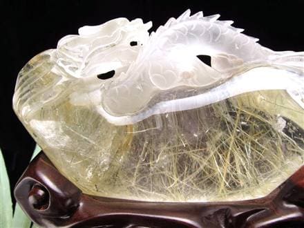 ルチルクォーツ 彫刻置物 ザギマウンテン グリーンルチル ヒーラー