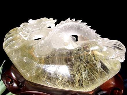 ルチルクォーツ 彫刻置物 ザギマウンテン グリーンルチル ヒーラー