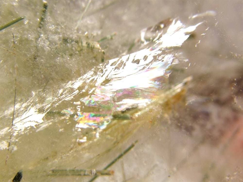 ルチルクォーツ 彫刻置物 ザギマウンテン グリーンルチル ヒーラー