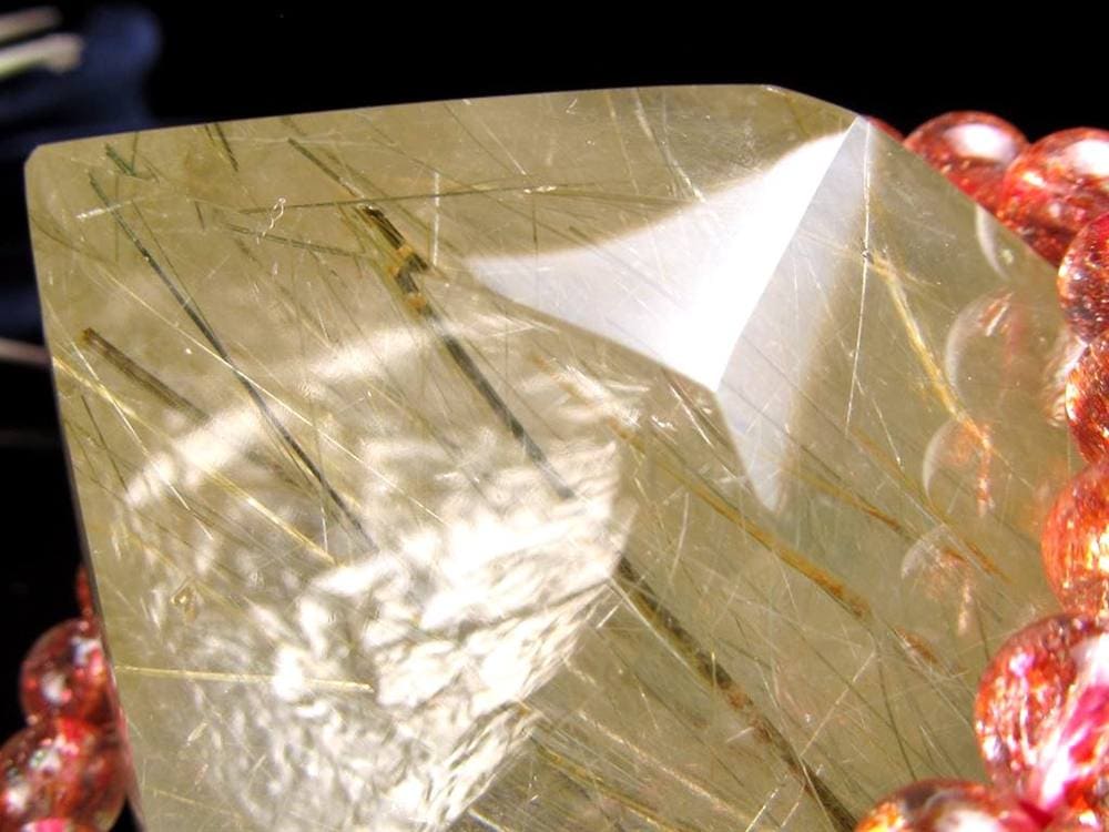 ルチルクォーツ 彫刻置物 ザギマウンテン グリーンルチル ヒーラー