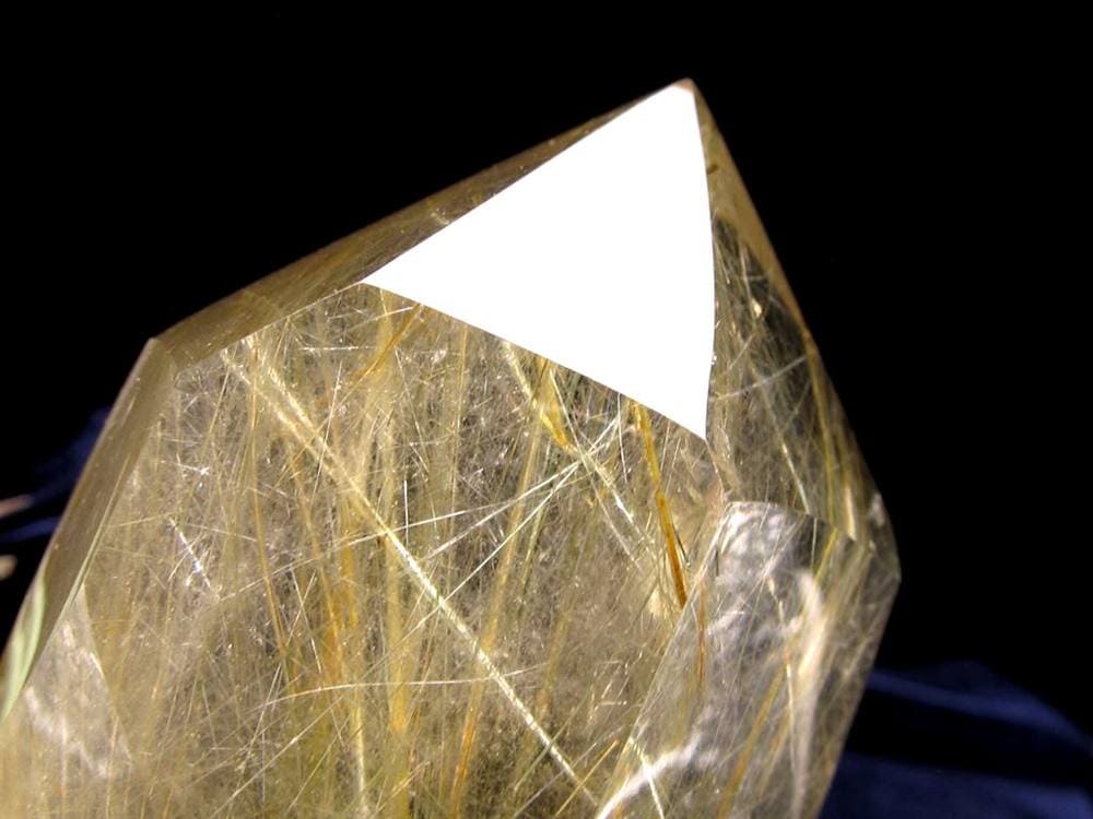 ルチルクォーツ 彫刻置物 ザギマウンテン グリーンルチル ヒーラー