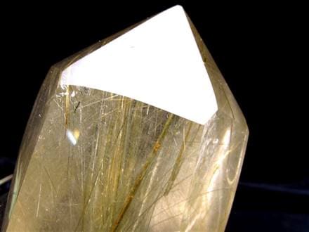 ルチルクォーツ 彫刻置物 ザギマウンテン グリーンルチル ヒーラー