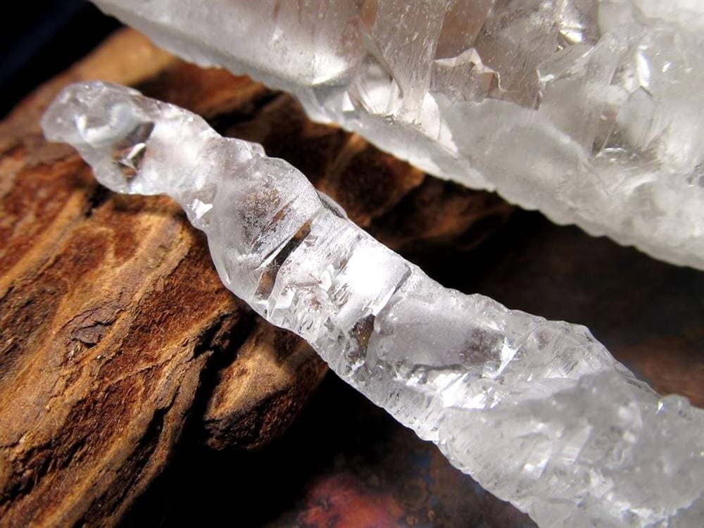 エッジドクォーツ 蝕像水晶 水晶 原石 ポイント