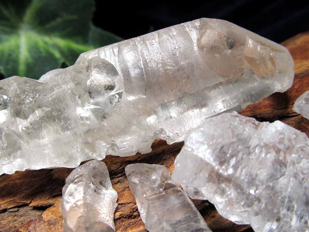 エッジドクォーツ 蝕像水晶 水晶 原石 ポイント