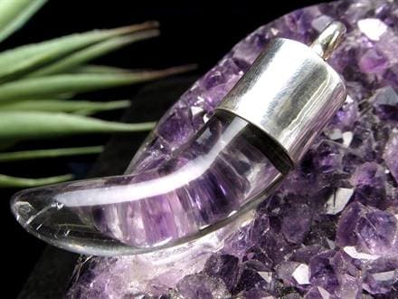 ガネーシュヒマール 水晶 ペンダントトップ ファング 牙 ネックレス