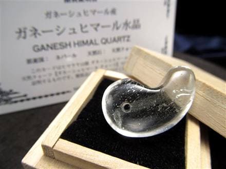 ガネーシュヒマール ヒマラヤ 水晶 勾玉 ビーズ