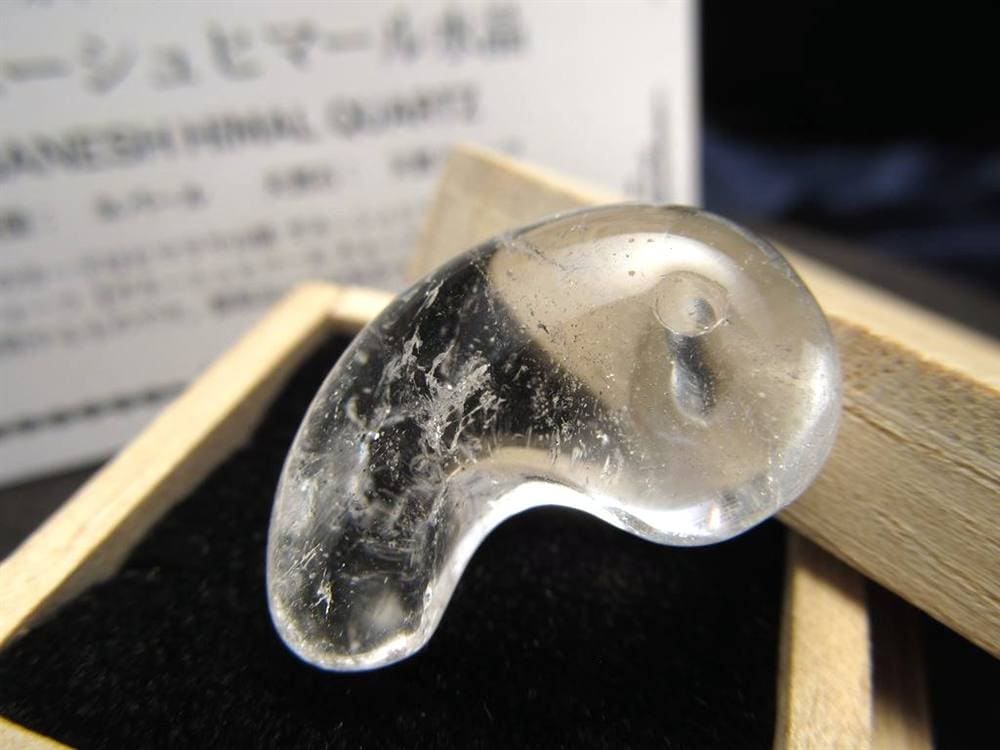 ガネーシュヒマール ヒマラヤ 水晶 勾玉 ビーズ