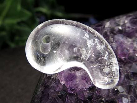 ガネーシュヒマール ヒマラヤ 水晶 勾玉 ビーズ