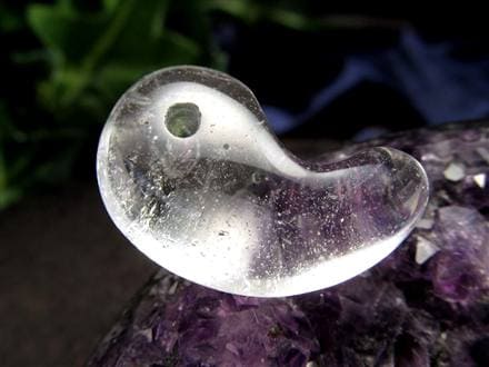 ガネーシュヒマール ヒマラヤ 水晶 勾玉 ビーズ