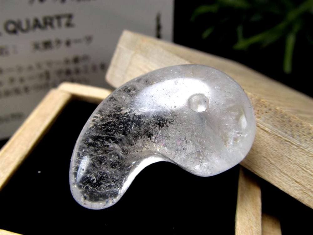 ガネーシュヒマール ヒマラヤ 水晶 勾玉 ビーズ