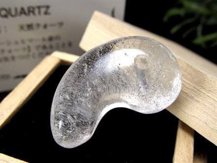 ガネーシュヒマール ヒマラヤ 水晶 勾玉 ビーズ