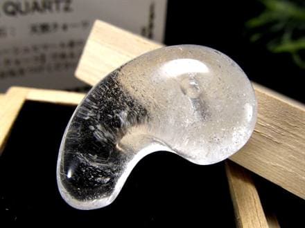 ガネーシュヒマール ヒマラヤ 水晶 勾玉 ビーズ