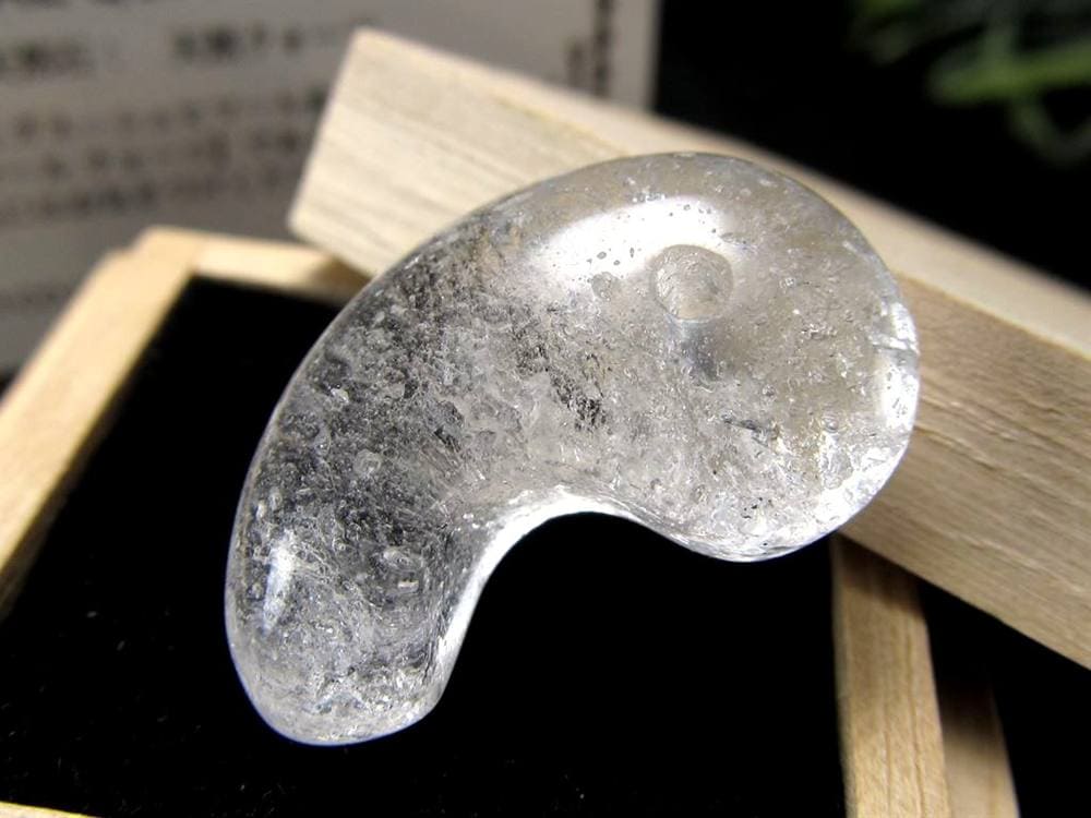 ガネーシュヒマール ヒマラヤ 水晶 勾玉 ビーズ
