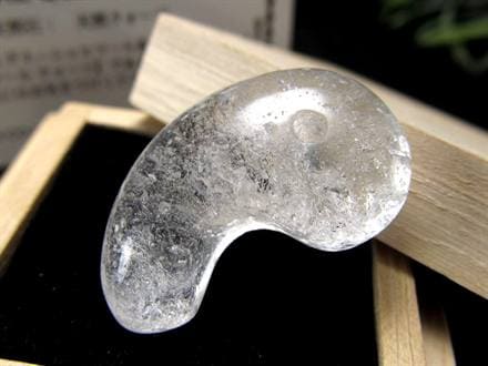 ガネーシュヒマール ヒマラヤ 水晶 勾玉 ビーズ