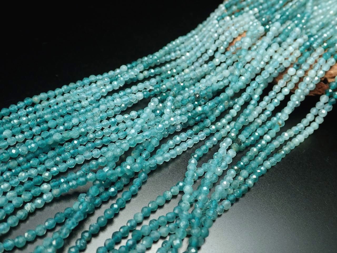 最高品質　世界有数の高価な宝石と称される超レアストーン　グランディディエライト 2019年最新情報！ 希少宝石「グランディデエライト Grandidierite