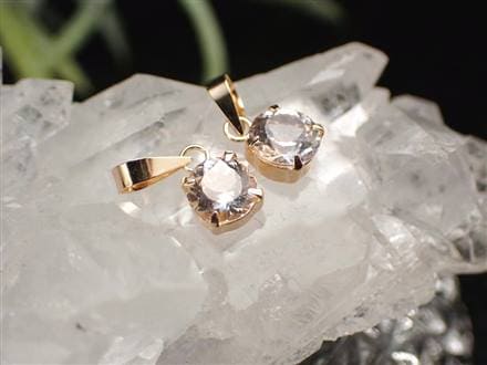ダンビュライト ペンダントトップ 18金 18k ヒーラー