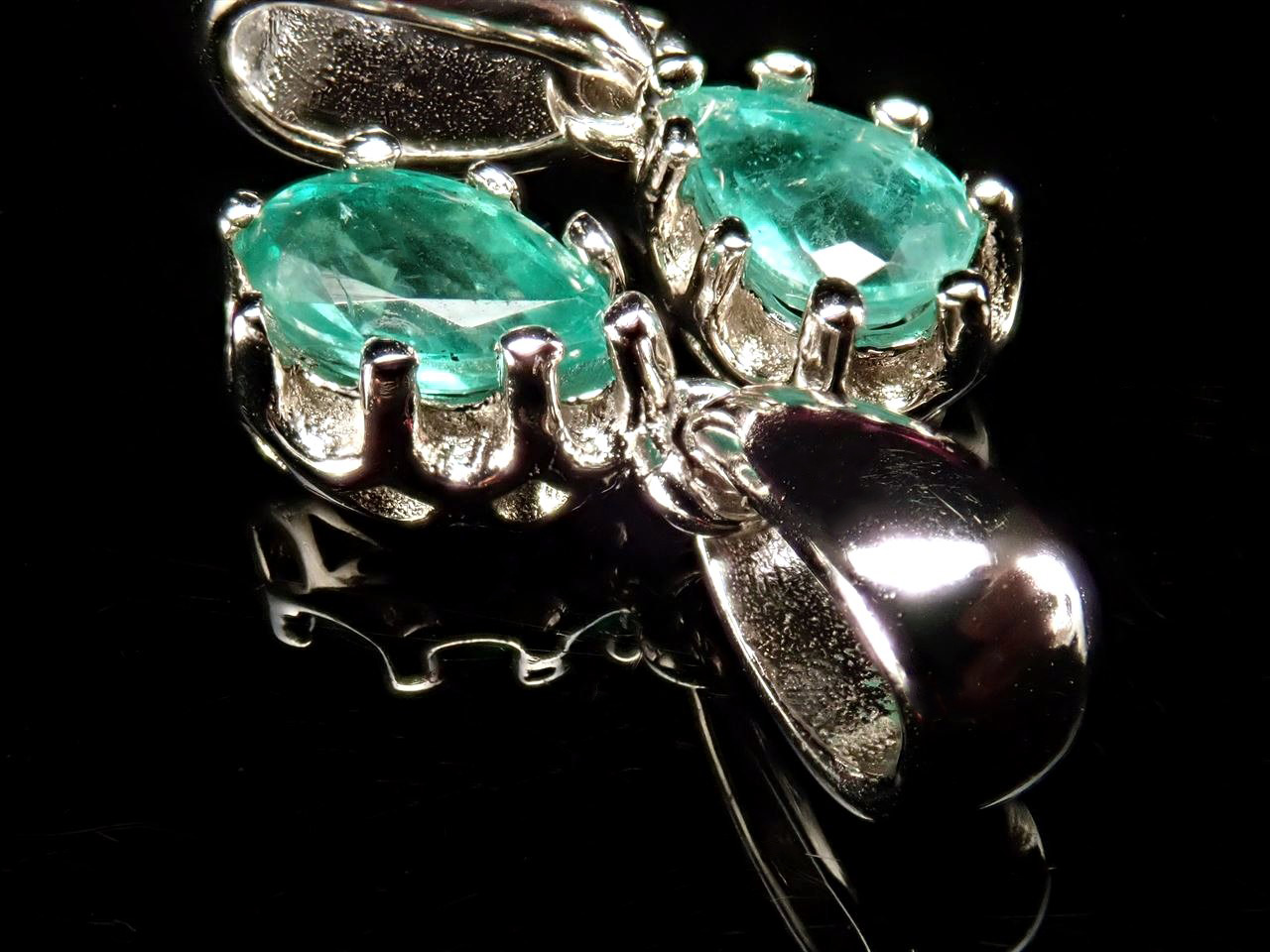 超透明宝石質5A 世界四大宝石の一つ クラウンデザイン 鮮やかグリーン エメラルド【翠玉】ペンダント ドロップカット Silver925