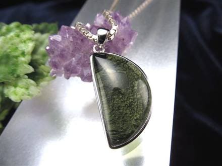 モルダバイト モルダウ石 テクタイト ペンダント アクセサリー