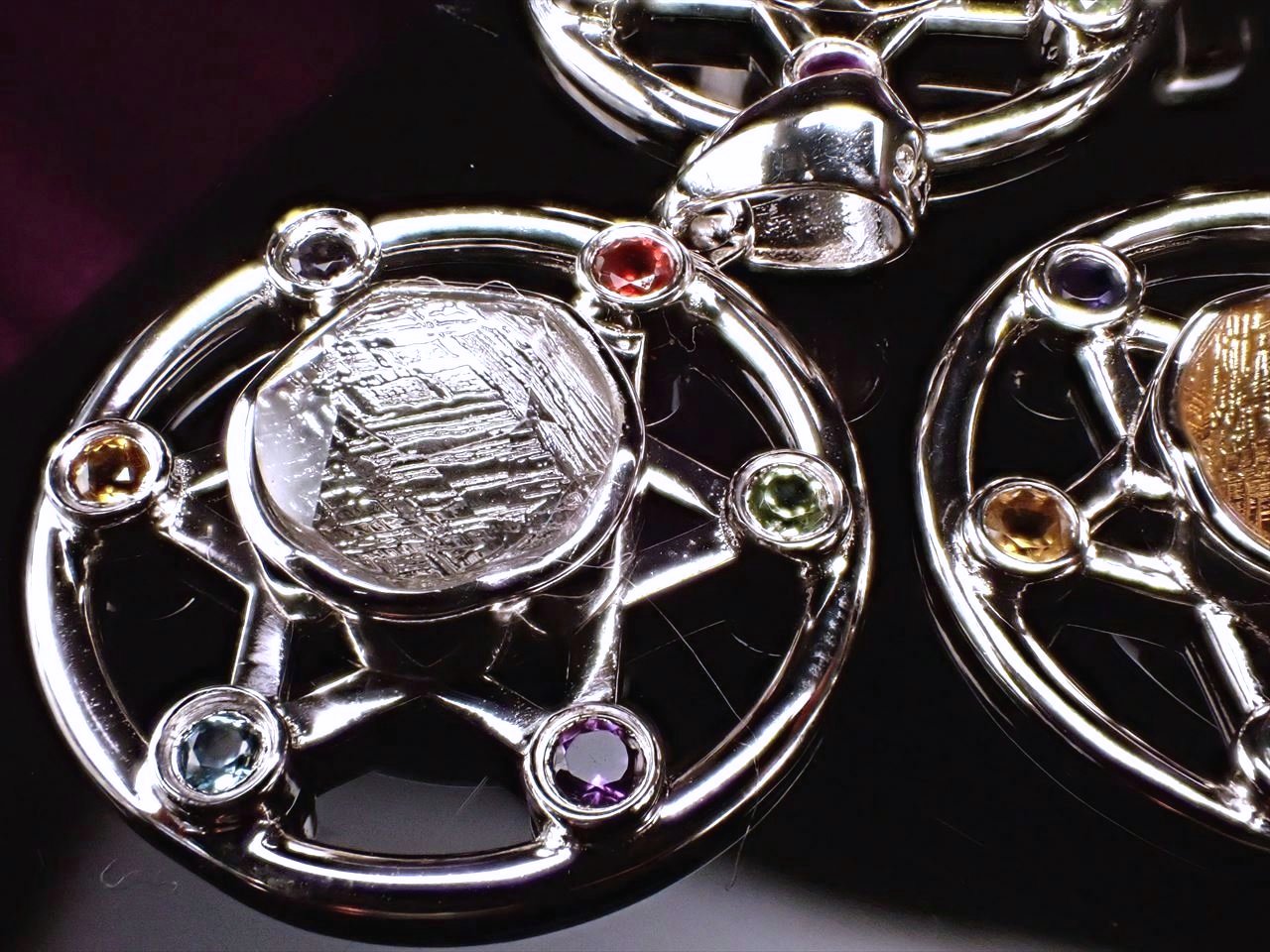 カナダ産アンモライト 六芒星ペンダントトップ9×9×3mm SV925製