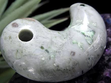 キツネ石 勾玉 ロディン岩 糸魚川