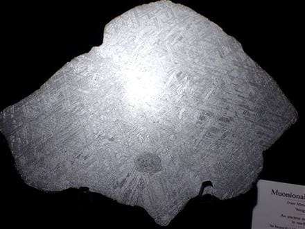 ムオニオナルスタ隕石 プレート 4507g 特大 24.5cm x 20.5cm x 3cm スウェーデン産