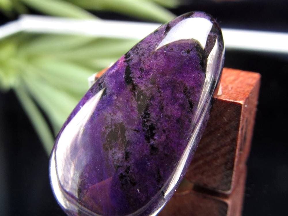 スギライト 杉石 カボション 世界三大ヒーリングストーン