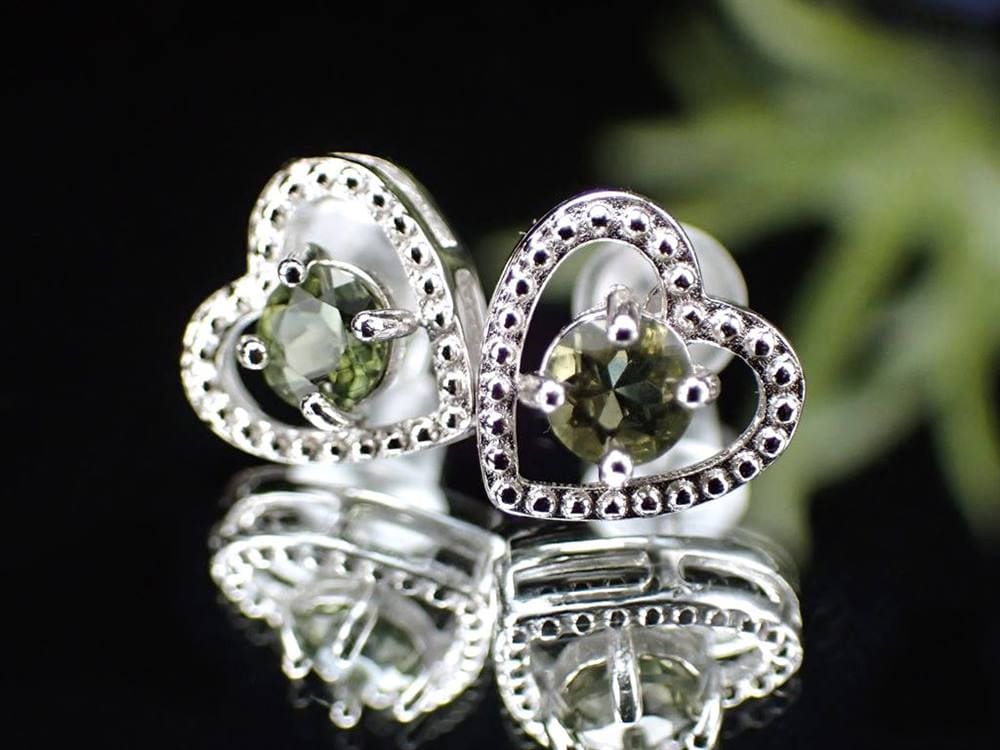 モルダバイト ピアス 隕石 ナチュラルグラス Silver925
