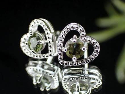 モルダバイト ピアス 隕石 ナチュラルグラス Silver925