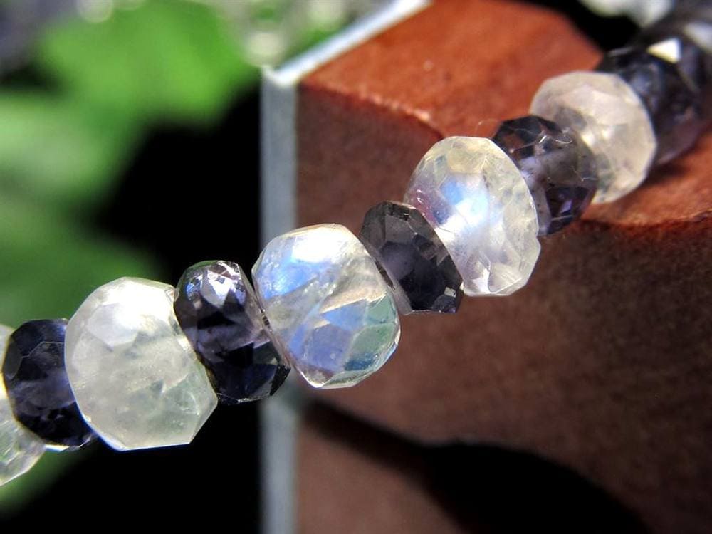 ムーンストーン 月長石 アイオライト コーディエライト 菫青石 6月の誕生石 3月の誕生石