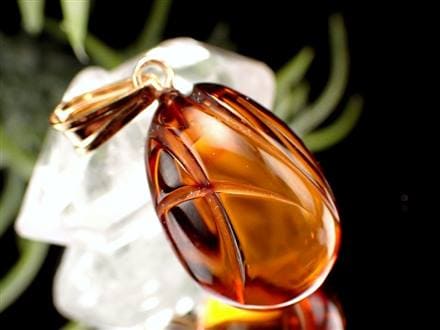 コニャックアンバー ペンダントトップ 天然琥珀 バルティックアンバー アクセサリー