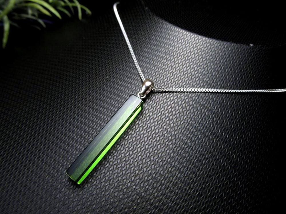 天然琥珀 グリーンアンバー ペンダント Silver925 バルト海産