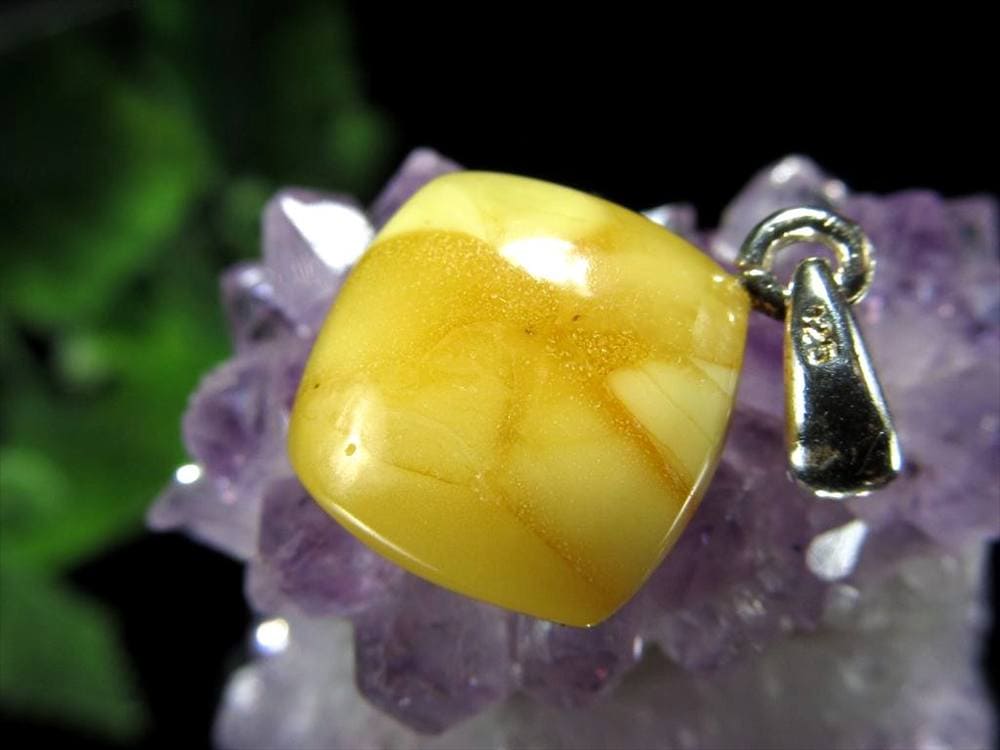 アンバー 琥珀 ペンダントトップ リトアニアアンバー バルト海産