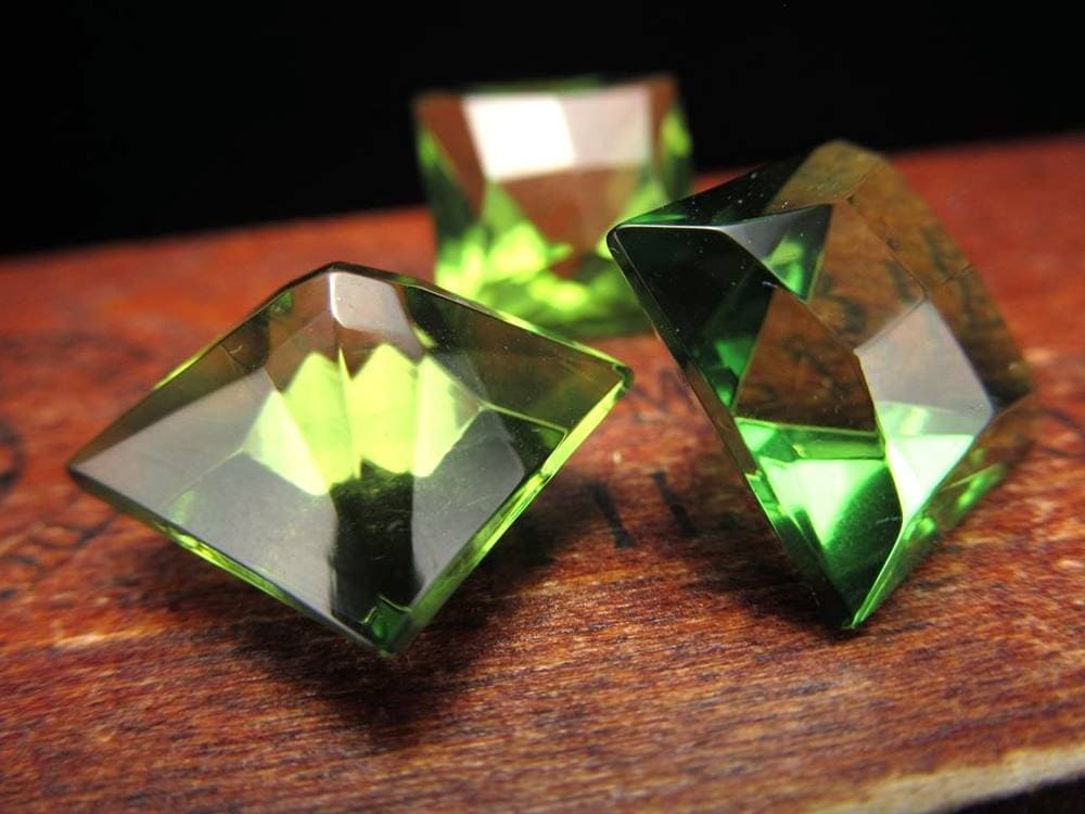 アンバー 琥珀 リトアニアアンバー コハク グリーンアンバー