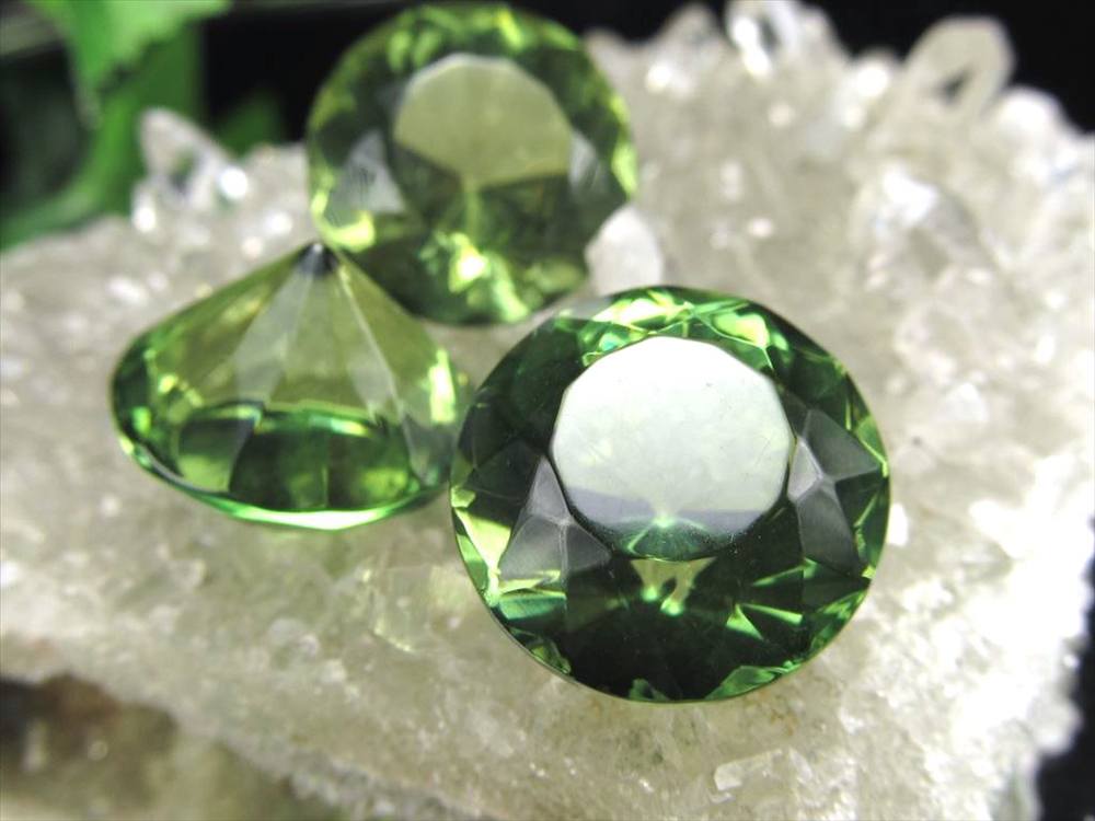 アンバー 琥珀 バルト海産 コハク カボション