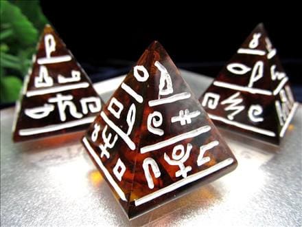 アンバー 琥珀 ピラミッド 象形文字 インテリア