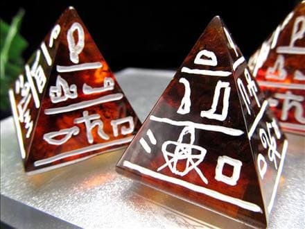 アンバー 琥珀 ピラミッド 象形文字 インテリア