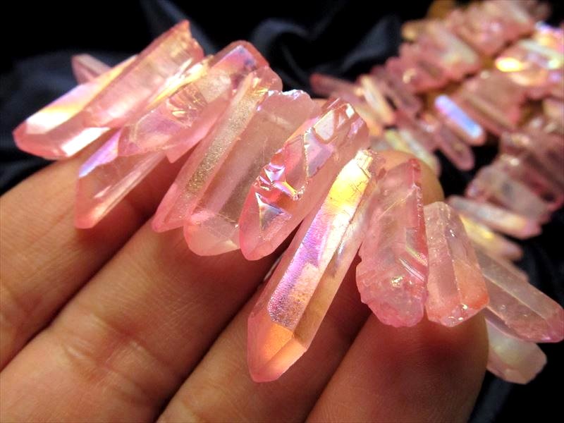 ピンクオーラ蒸着フロスト水晶　ナチュラルポイント連
