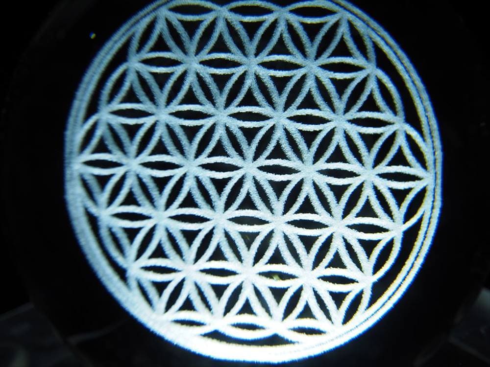 クリスタルガラス 丸玉 フラワーオブライフ 人工水晶 神聖幾何学
