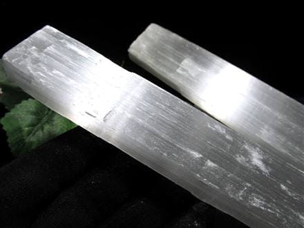 セレナイト 聖母マリアのガラス 透石膏 ジプサム キャッツアイ効果