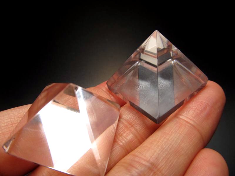 ◇入荷！ピラミッドパワー◇良質！超透明水晶◇大人気浄化