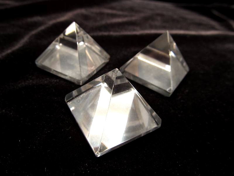 ◇入荷!ピラミッドパワー◇良質!超透明水晶◇大人気浄化 ◇入荷!ピラミッドパワー◇良質!超透明水晶◇大人気浄化