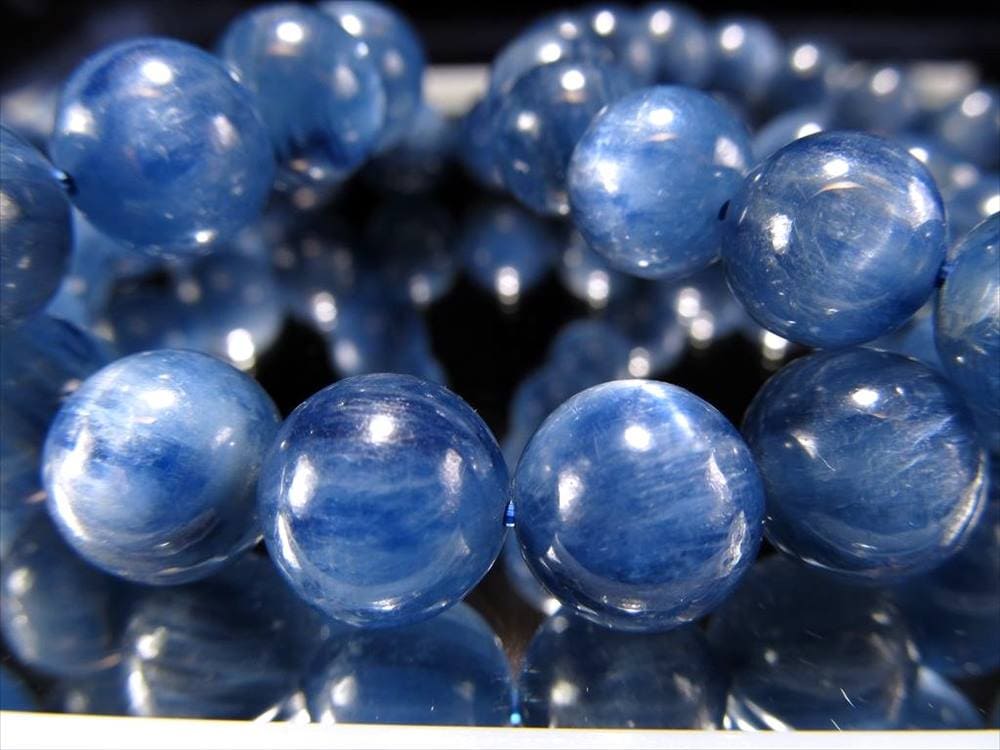 カイヤナイトブレス